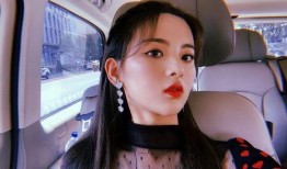 杨超越娱乐吃瓜,揭秘明星幕后趣事