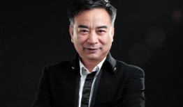 娱乐吃瓜小将岳跃利