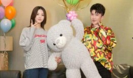 娱乐吃瓜美女背景,揭秘吃瓜美女背后的故事